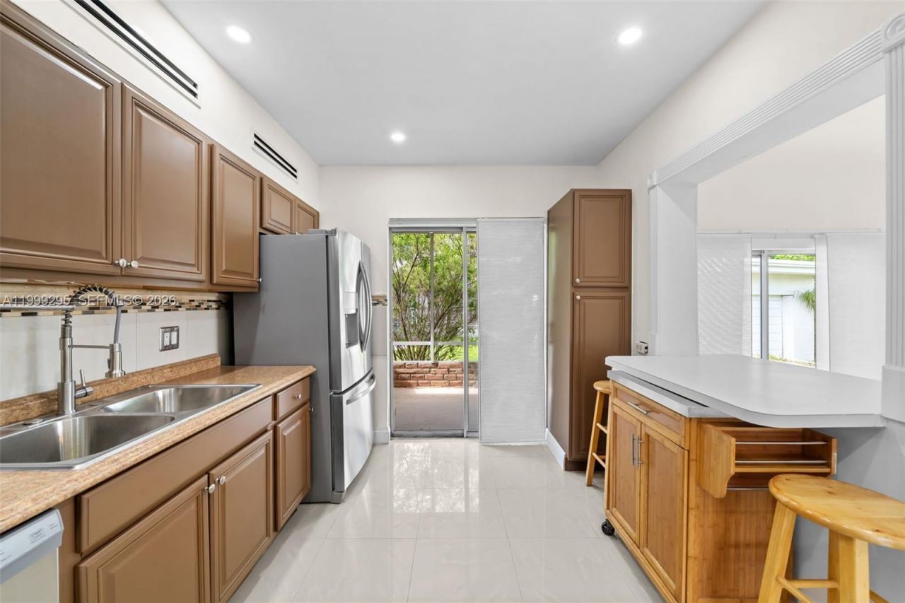 261 188th St, Unit 261, Sunny Isles Beach, FL 33160 Photo