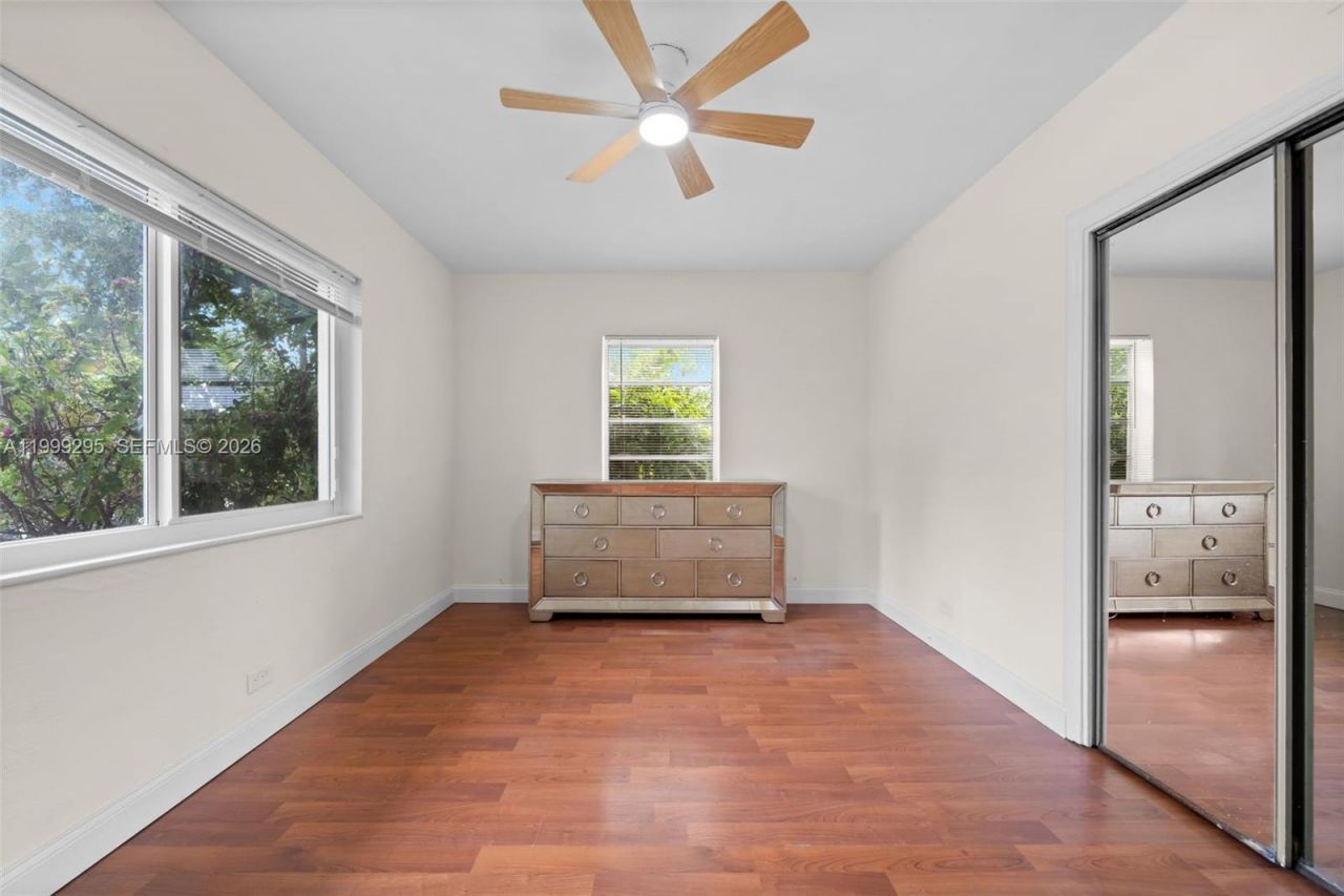 261 188th St, Unit 261, Sunny Isles Beach, FL 33160 Photo