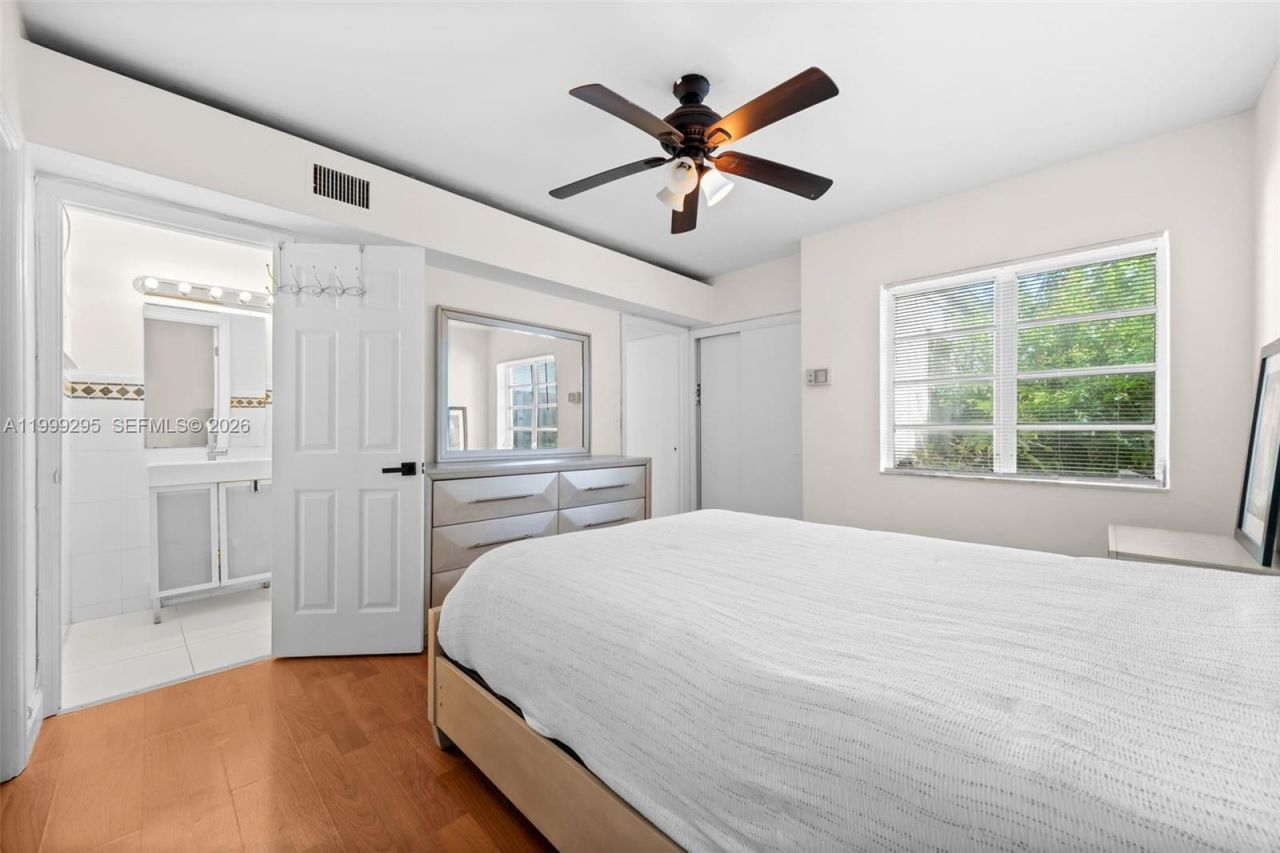 261 188th St, Unit 261, Sunny Isles Beach, FL 33160 Photo