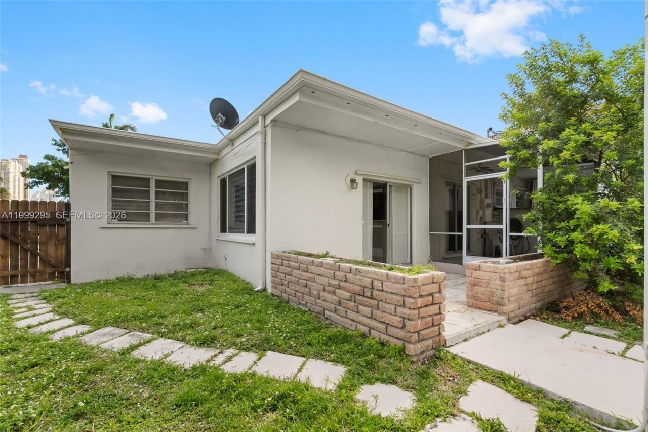 261 188th St, Unit 261, Sunny Isles Beach, FL 33160 Photo