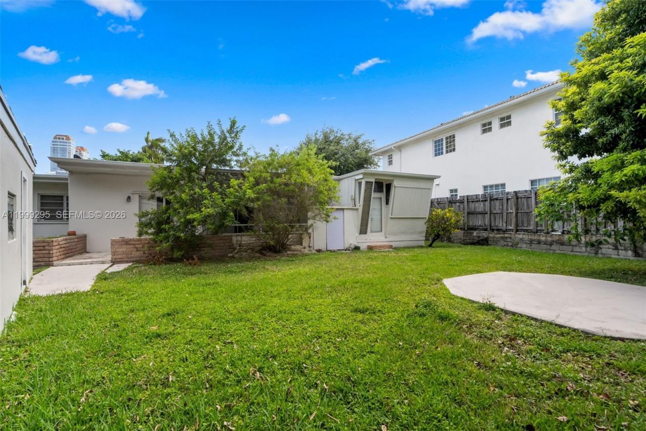 261 188th St, Unit 261, Sunny Isles Beach, FL 33160 Photo