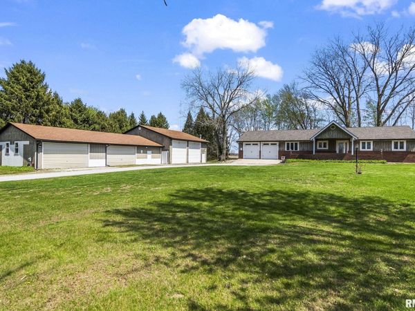 2784 HILLTOP Road, Springfield, IL 62712