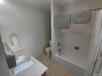1622 Atroari Street, South Lake Tahoe, CA 96150 Photo