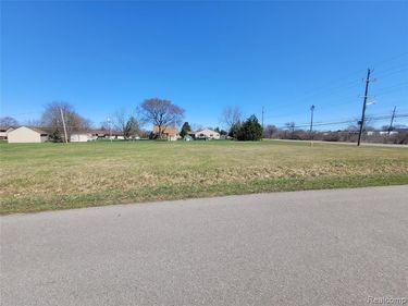 00 Little Mack, Clinton Twp, MI 48036