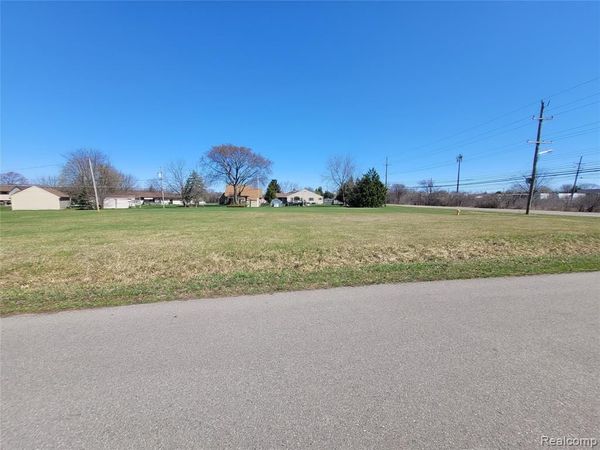 00 Little Mack, Clinton Twp, MI 48036