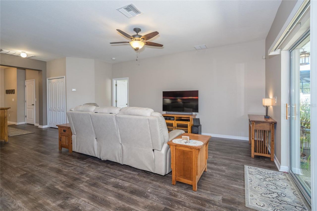 12205 Fairlawn Drive , Riverview, FL 33579 Photo