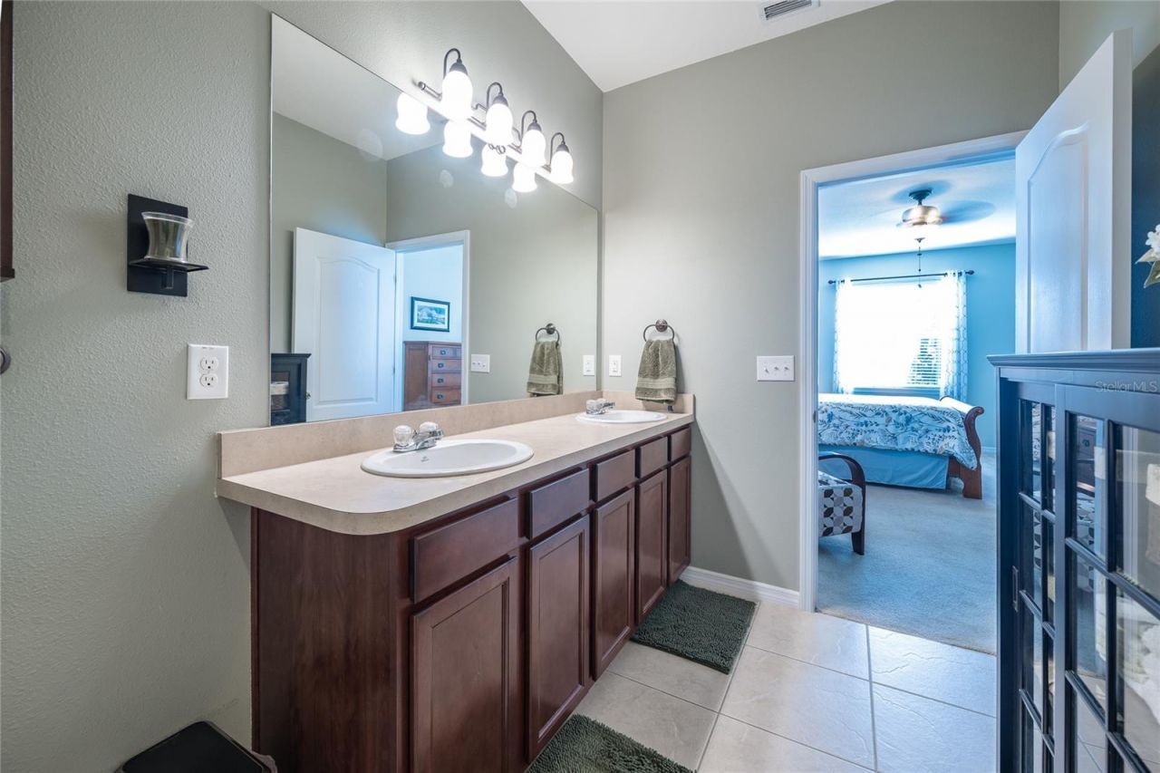 12205 Fairlawn Drive , Riverview, FL 33579 Photo