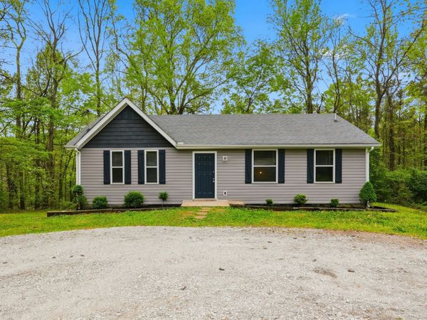 120 Sunny Brook Dr, Burns, TN 37029