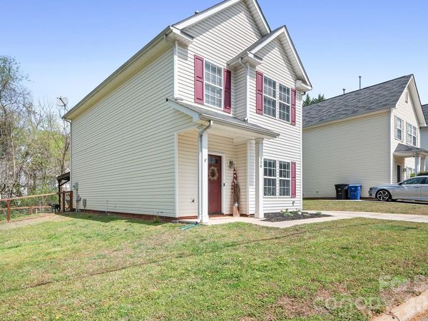 520 E Iredell Avenue, Mooresville, NC 28115