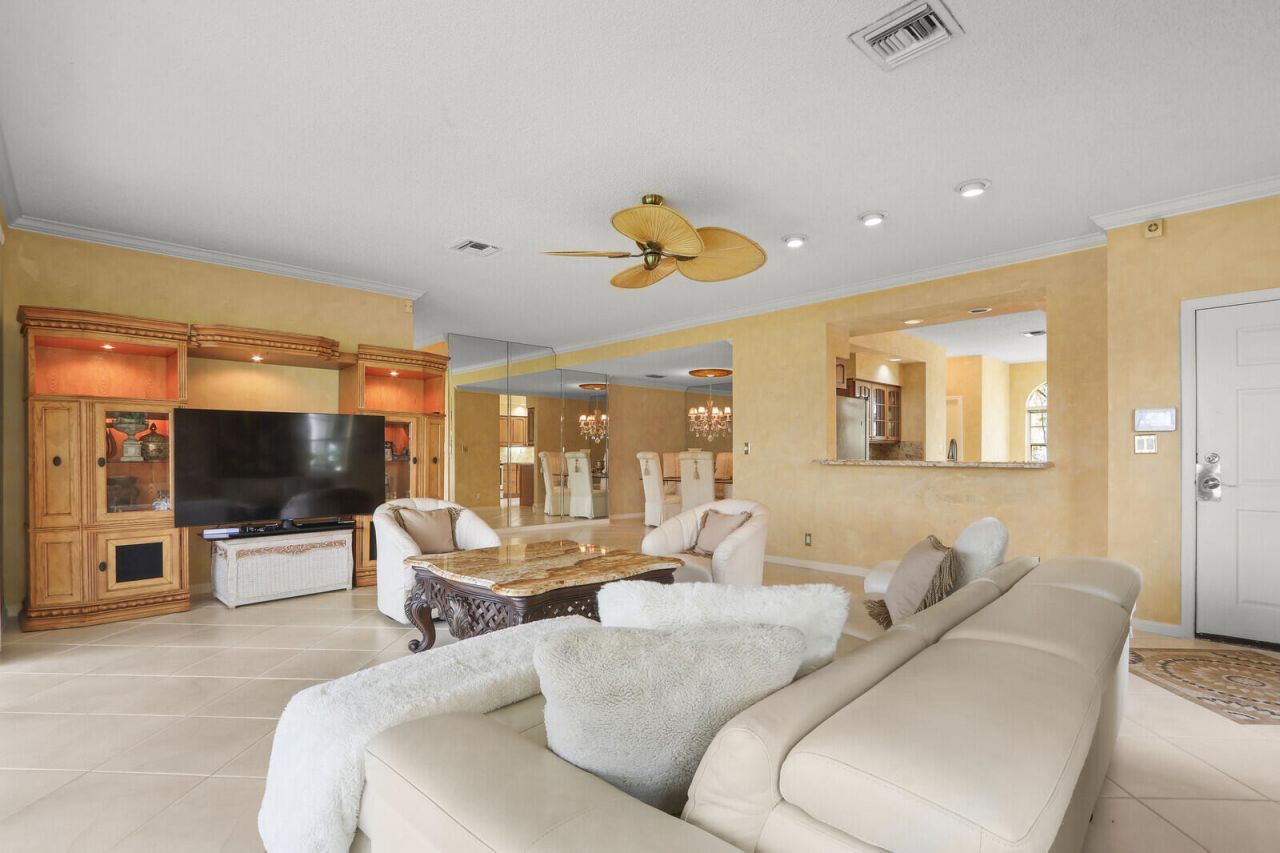 301 S Ryder Cup Cir S, Unit 301, Palm Beach Gardens, FL 33418 Photo