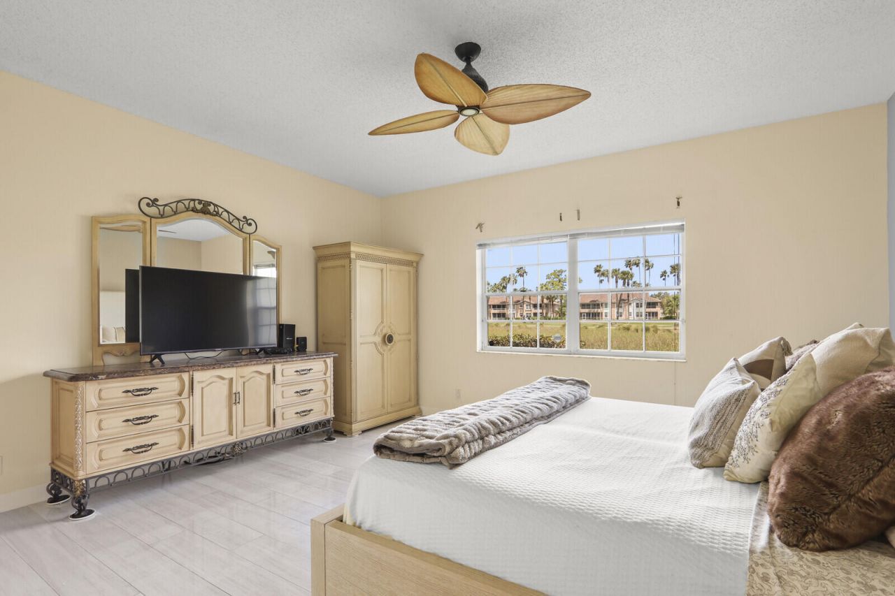 301 S Ryder Cup Cir S, Unit 301, Palm Beach Gardens, FL 33418 Photo