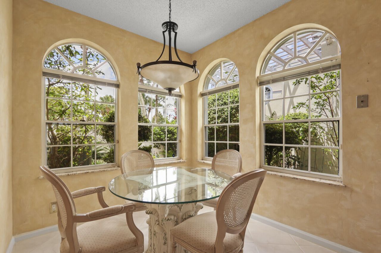 301 S Ryder Cup Cir S, Unit 301, Palm Beach Gardens, FL 33418 Photo