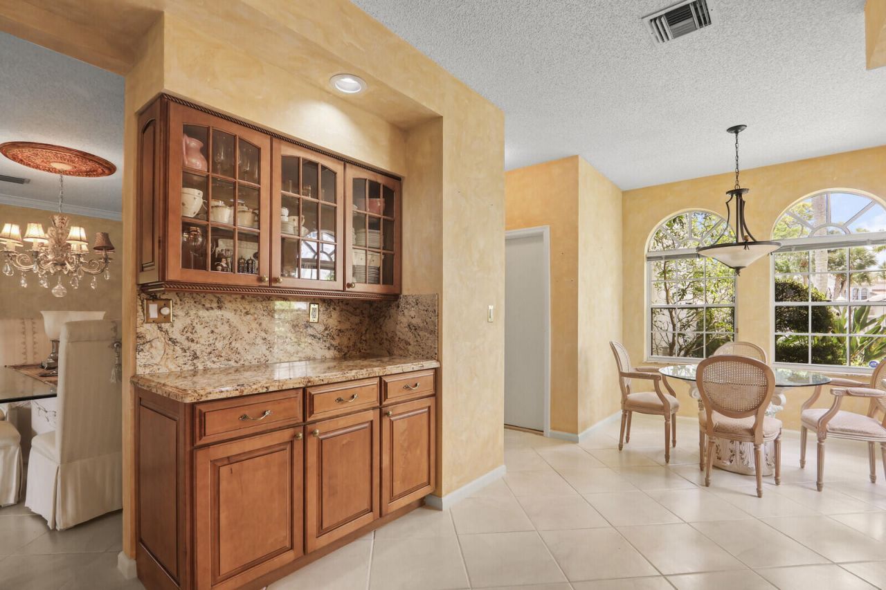 301 S Ryder Cup Cir S, Unit 301, Palm Beach Gardens, FL 33418 Photo