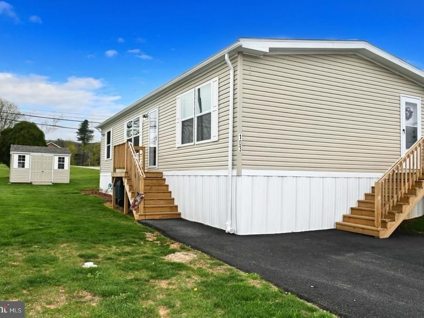 103 Carbridge Road E, Stewartstown, PA 17363 Main Photo