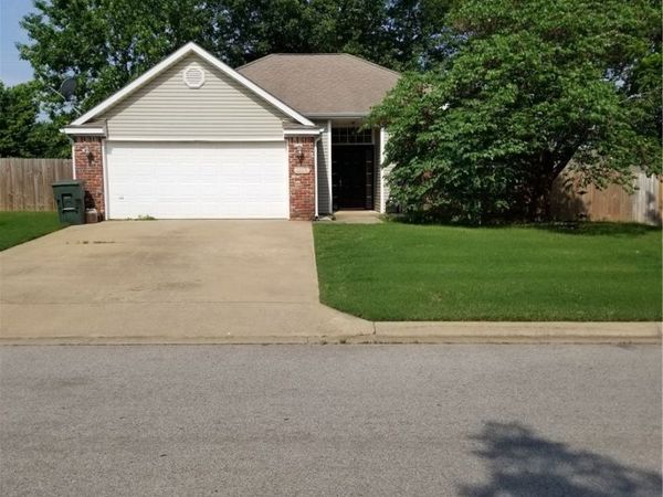 1827 Pine Crest Avenue , Fayetteville, AR 72704