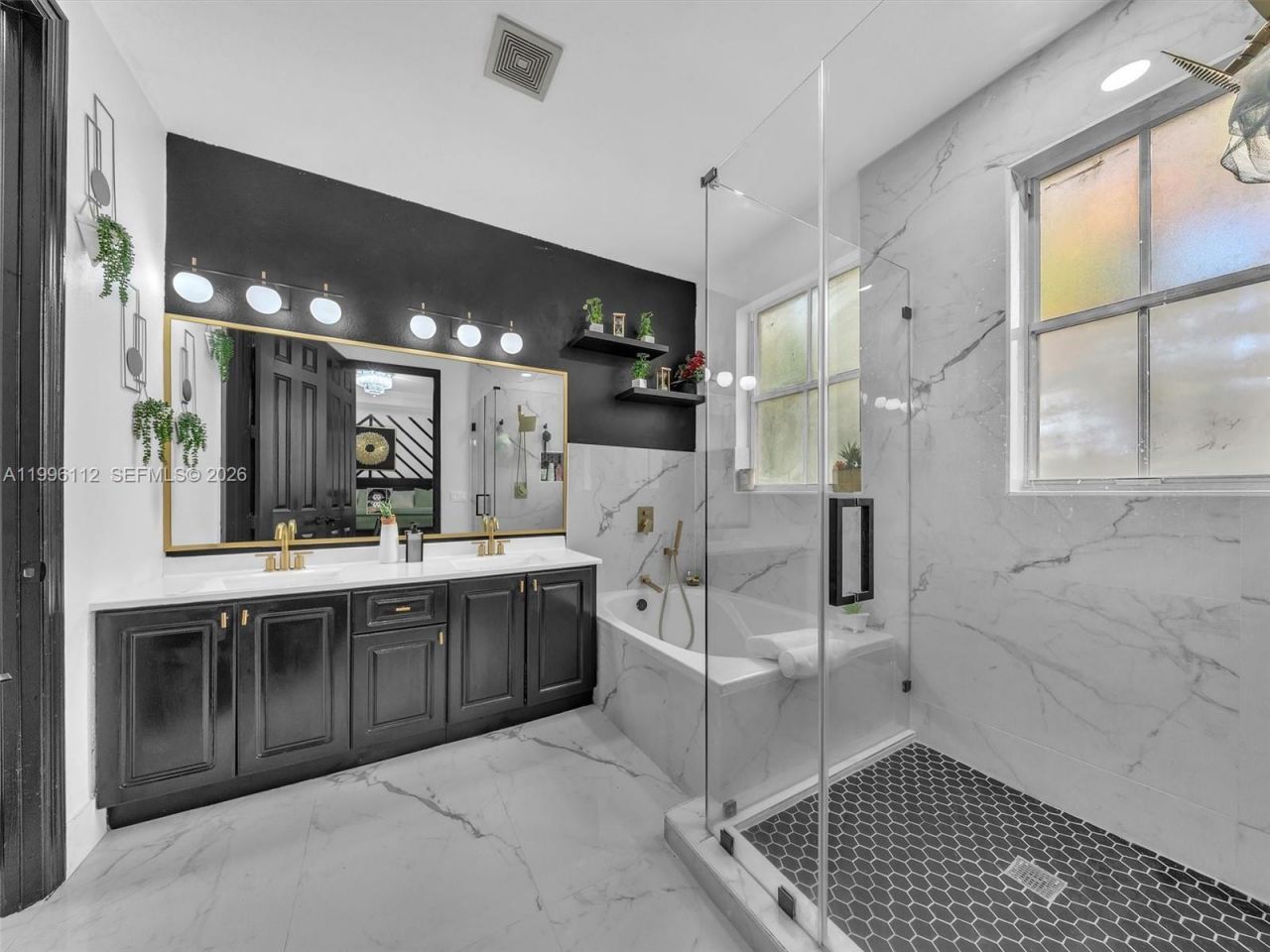 20673 NE 10th Path, Miami, FL 33179 Photo