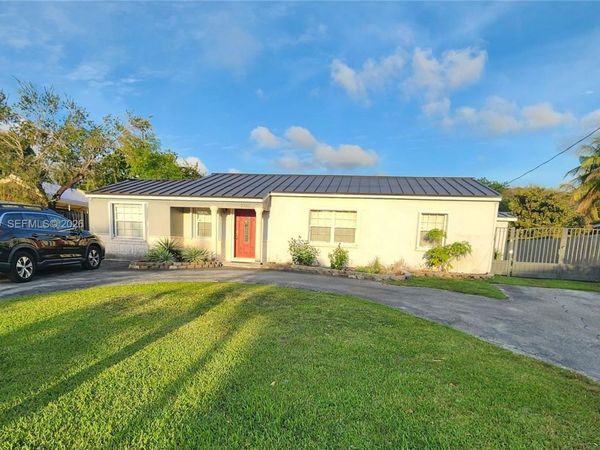 3325 S Lake Dr, Miami, FL 33155