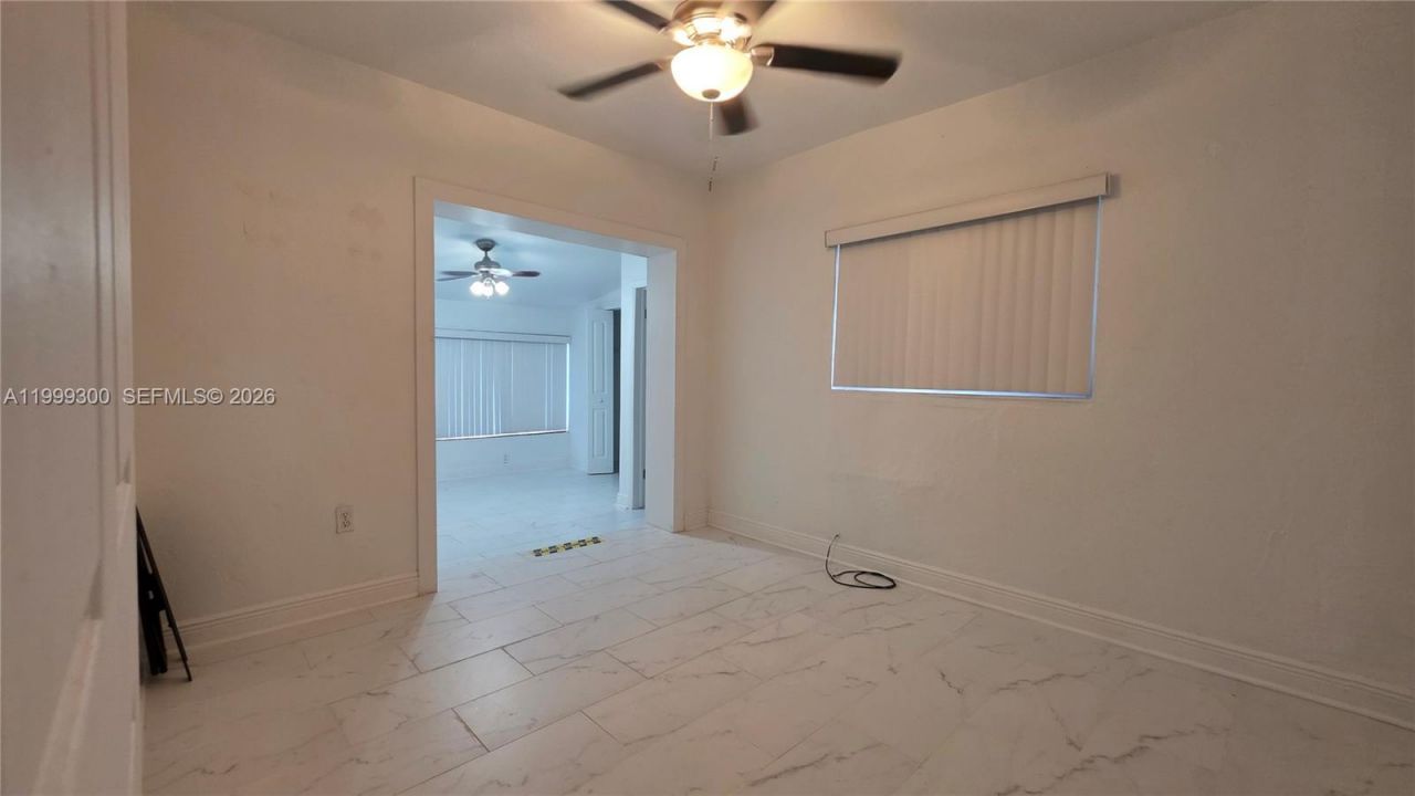 3325 S Lake Dr, Miami, FL 33155 Photo