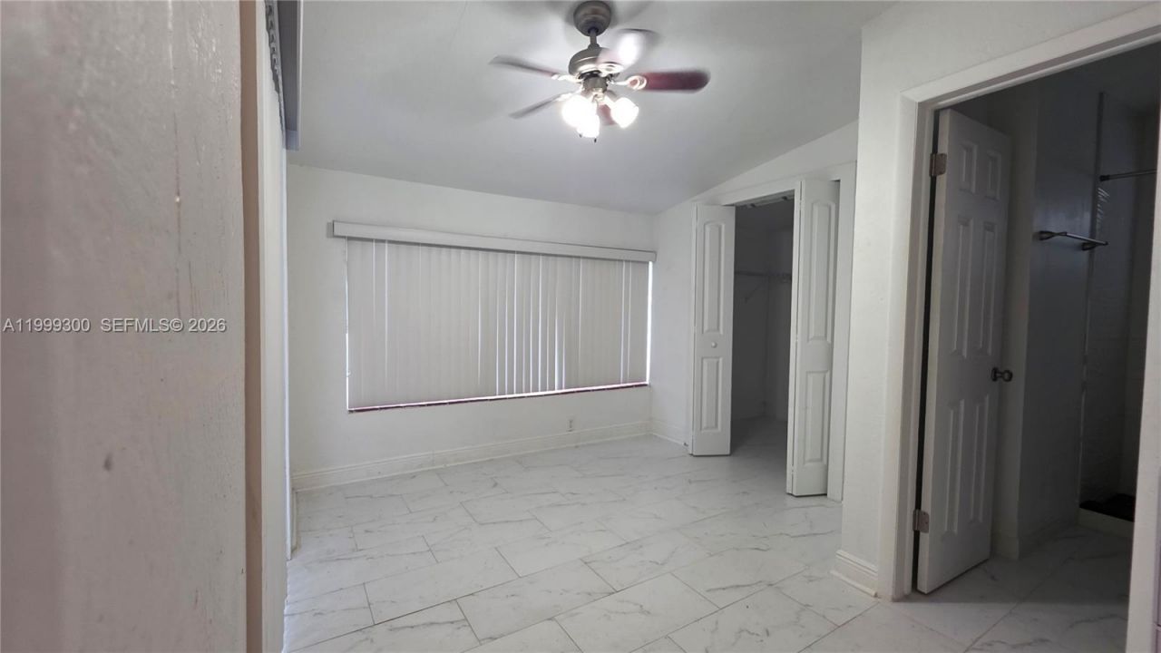 3325 S Lake Dr, Miami, FL 33155 Photo