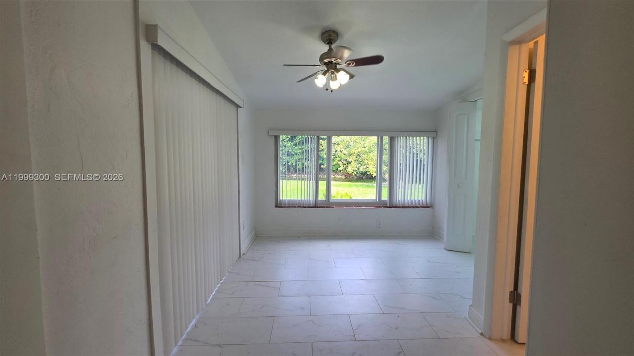 3325 S Lake Dr, Miami, FL 33155 Photo