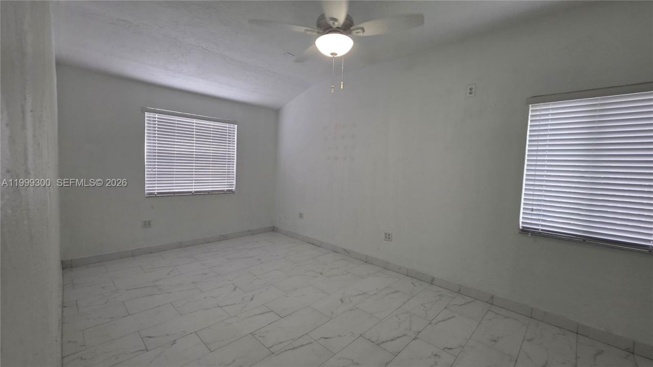 3325 S Lake Dr, Miami, FL 33155 Photo