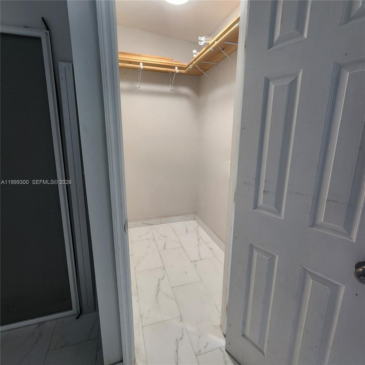 3325 S Lake Dr, Miami, FL 33155 Photo