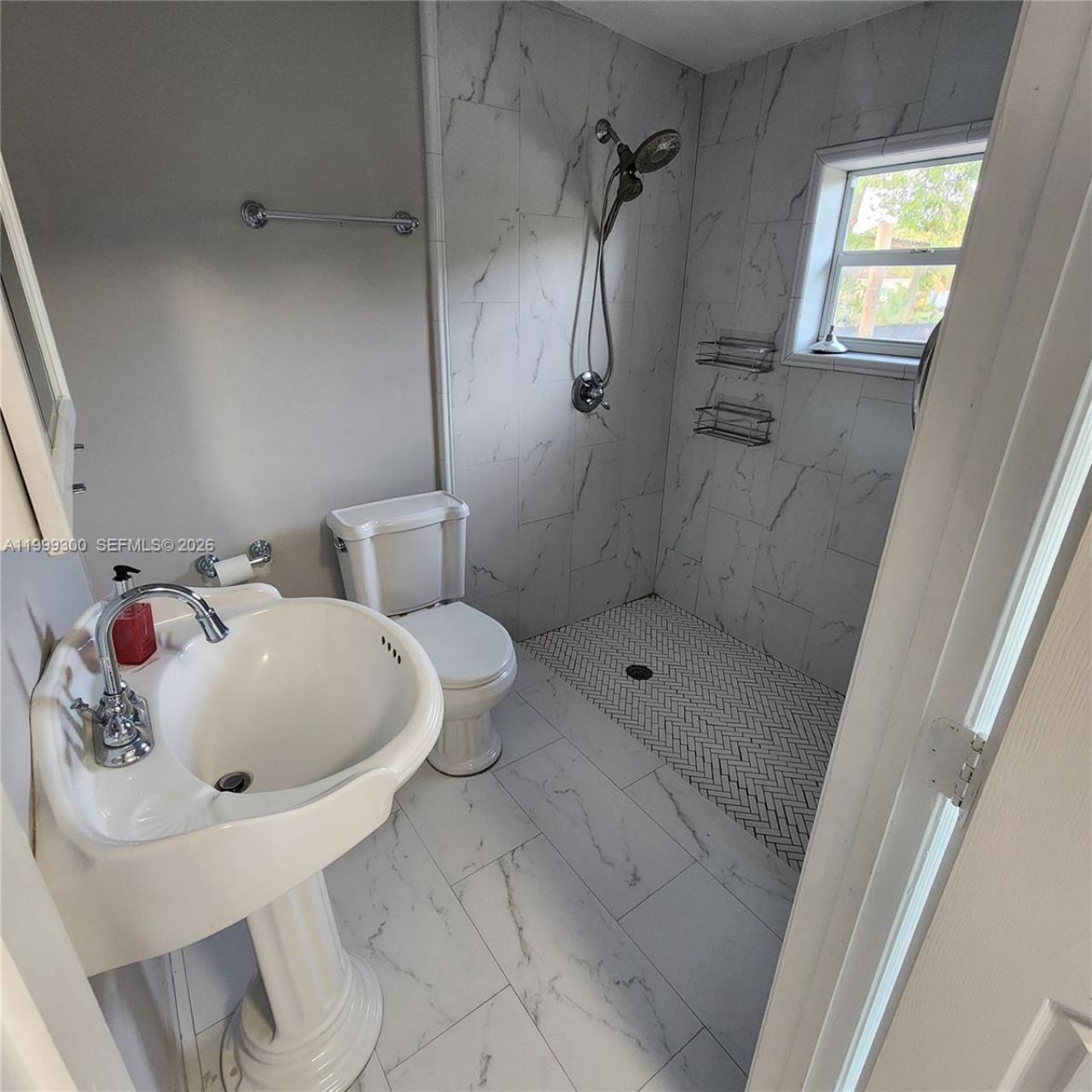 3325 S Lake Dr, Miami, FL 33155 Photo