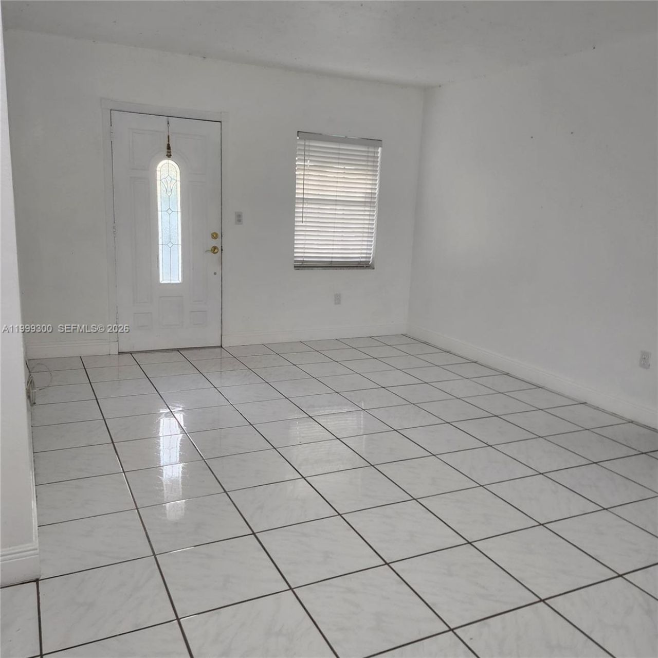 3325 S Lake Dr, Miami, FL 33155 Photo