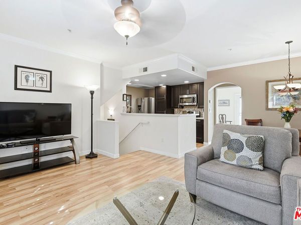 5240 Premiere Hills Circle , Unit 110, Woodland Hills, CA 91364