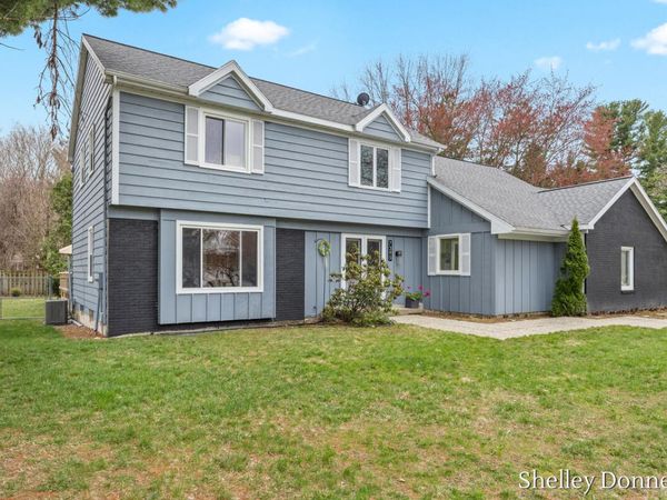 7395 Cascade Terrace SE, Grand Rapids, MI 49546