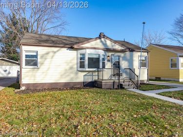 22705 RAYMOND Street, St. Clair Shores, MI 48082