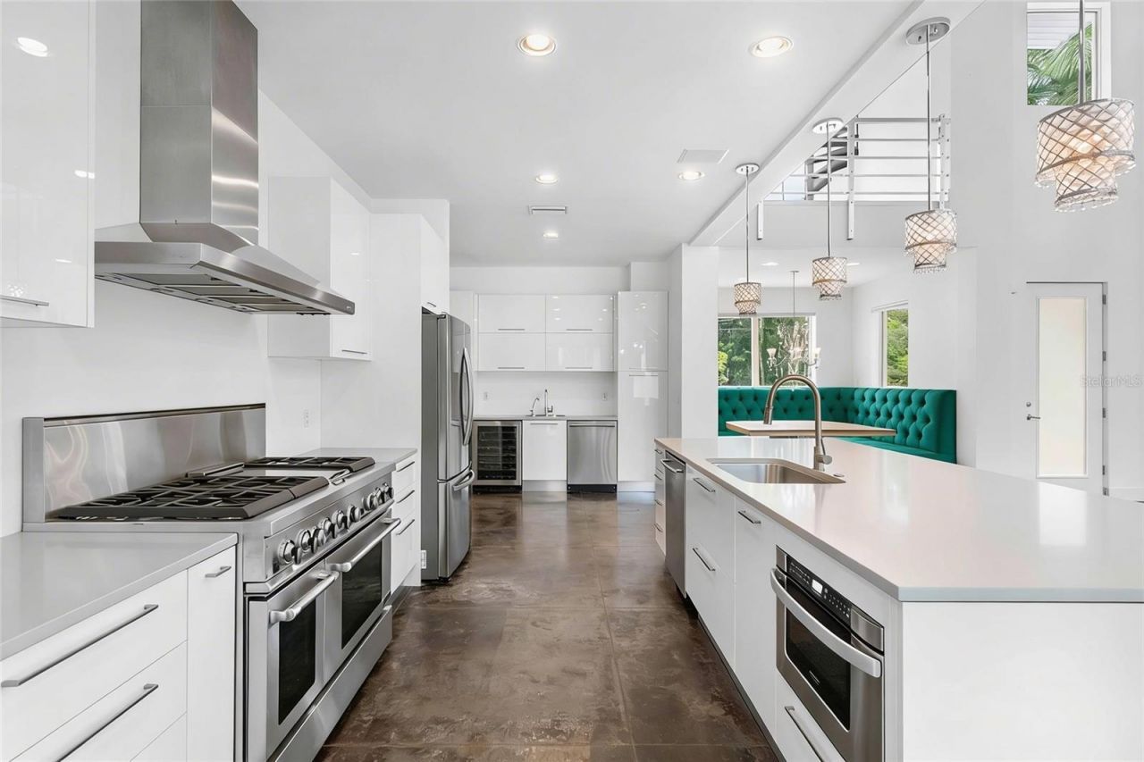 1751 Hawthorne Street, Sarasota, FL 34239 Photo