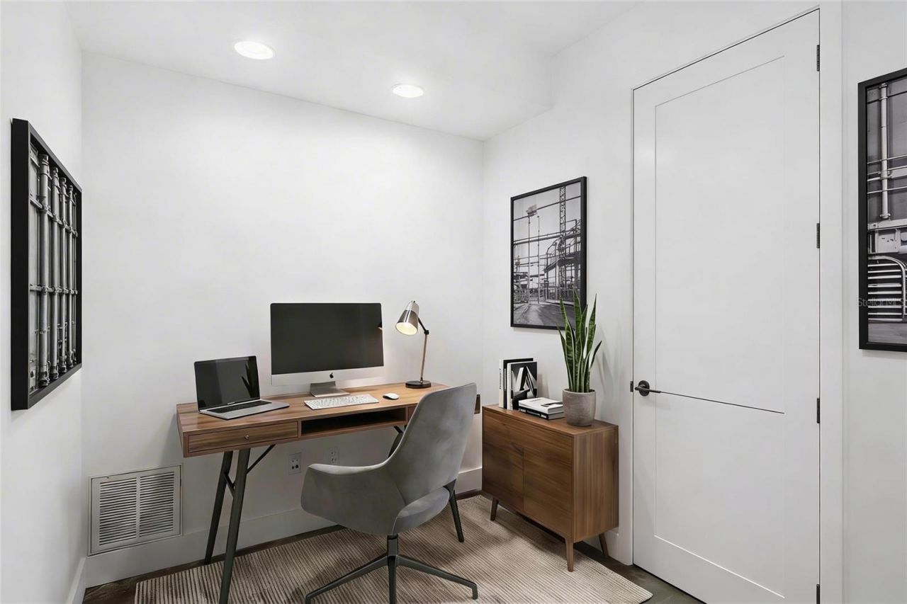 1751 Hawthorne Street, Sarasota, FL 34239 Photo