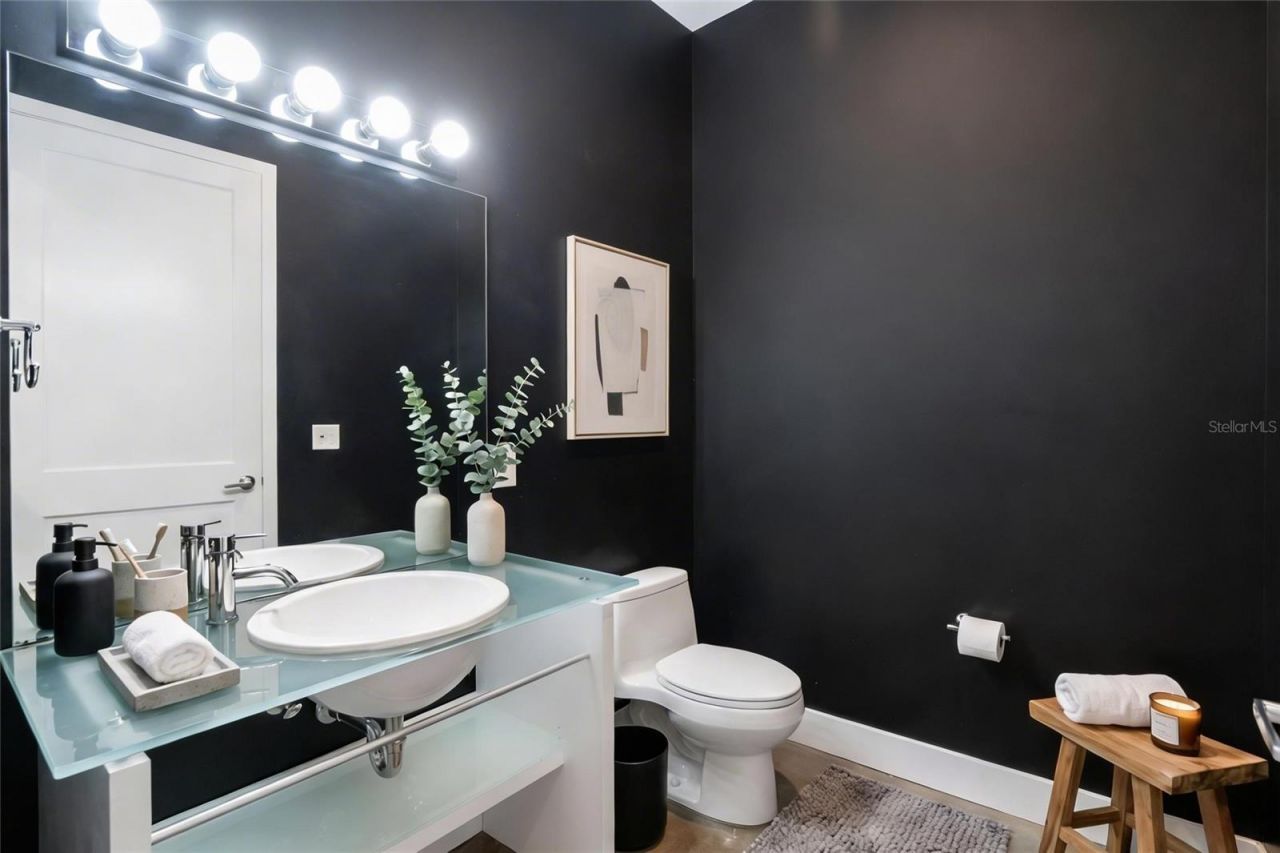 1751 Hawthorne Street, Sarasota, FL 34239 Photo