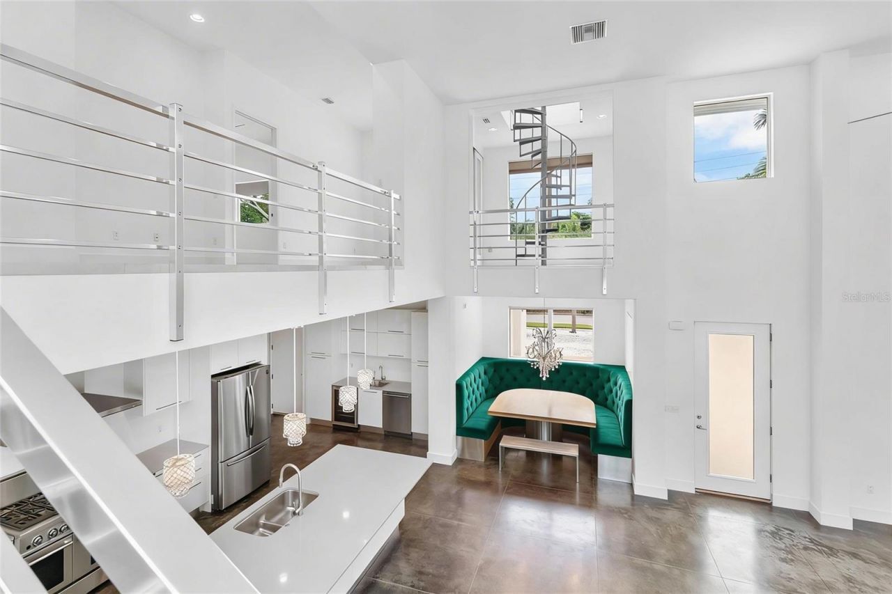 1751 Hawthorne Street, Sarasota, FL 34239 Photo