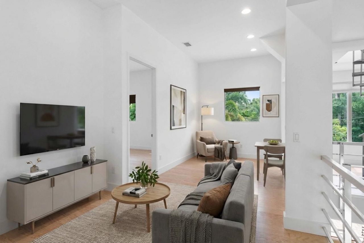 1751 Hawthorne Street, Sarasota, FL 34239 Photo