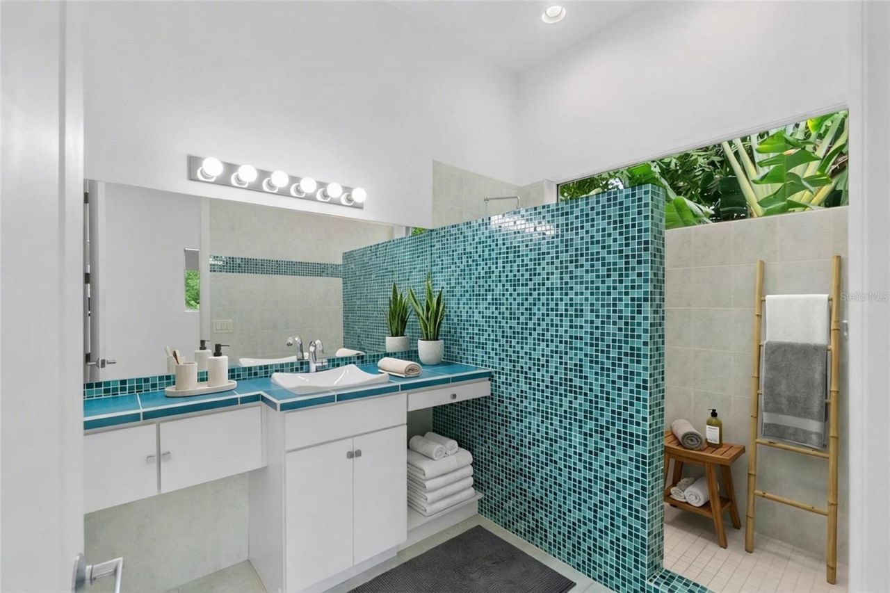 1751 Hawthorne Street, Sarasota, FL 34239 Photo