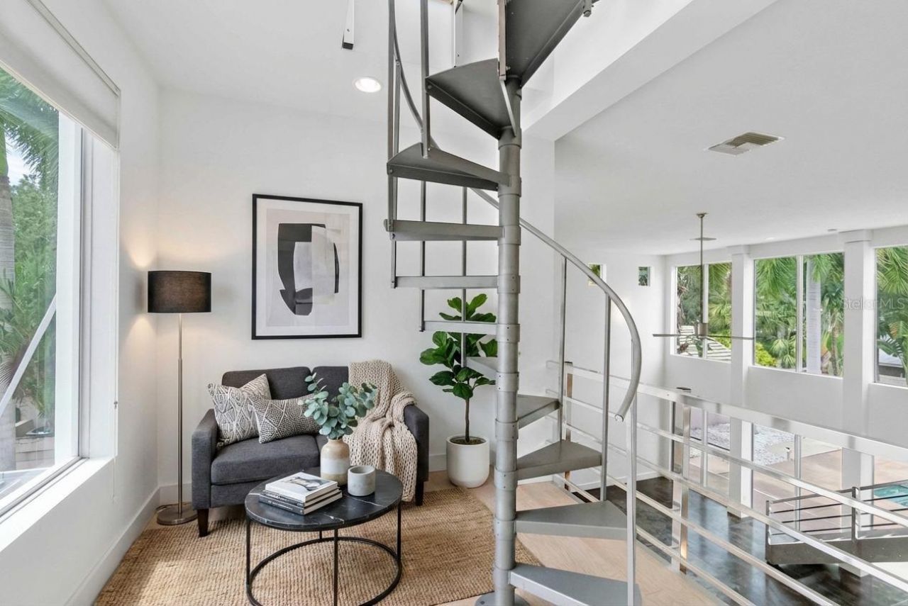 1751 Hawthorne Street, Sarasota, FL 34239 Photo