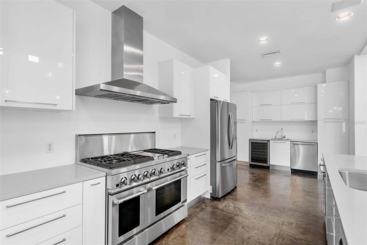 1751 Hawthorne Street, Sarasota, FL 34239 Photo