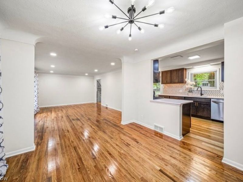 1066 Eastlawn Drive, Highland Heights, OH 44143 Photo 10