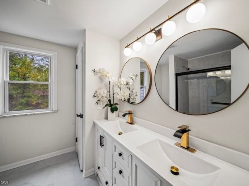 1066 Eastlawn Drive, Highland Heights, OH 44143 Photo 11