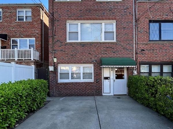 250 Huntington Avenue , Bronx, NY 10465