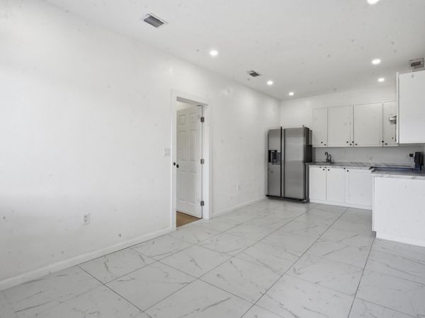 340 SW 11th Avenue, Unit 2a, Hallandale Beach, FL 33009