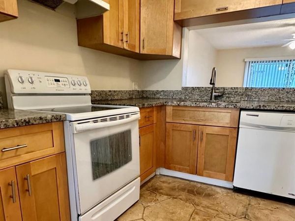 1441 NW 94th Way, Coral Springs, FL 33071