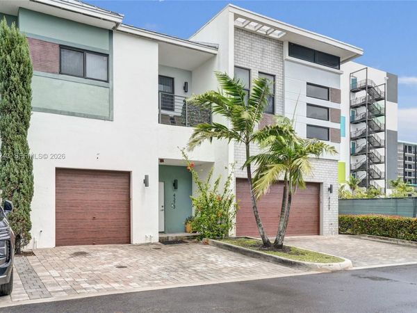 4373 NW 9th St , Plantation, FL 33317