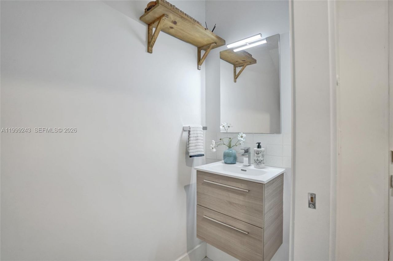 4373 NW 9th St, Plantation, FL 33317 Photo