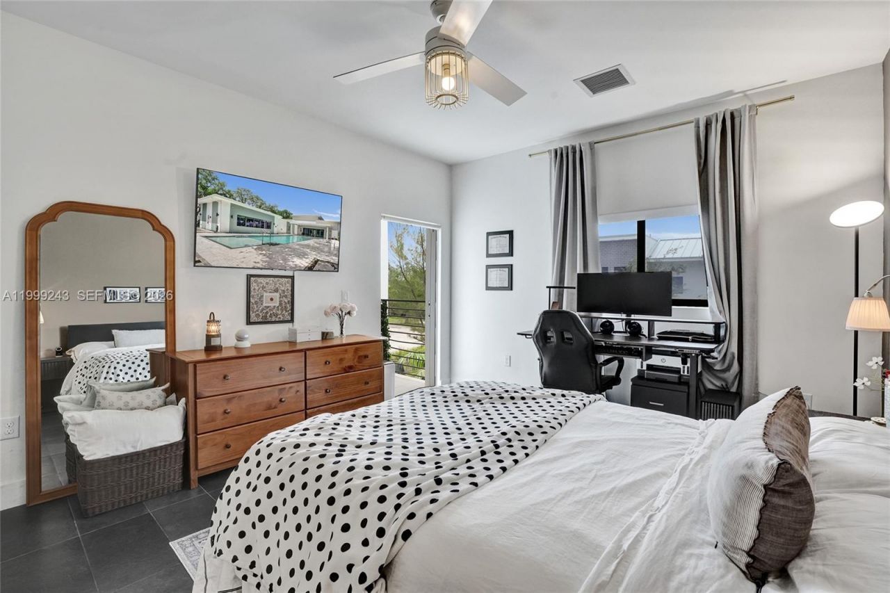 4373 NW 9th St, Plantation, FL 33317 Photo