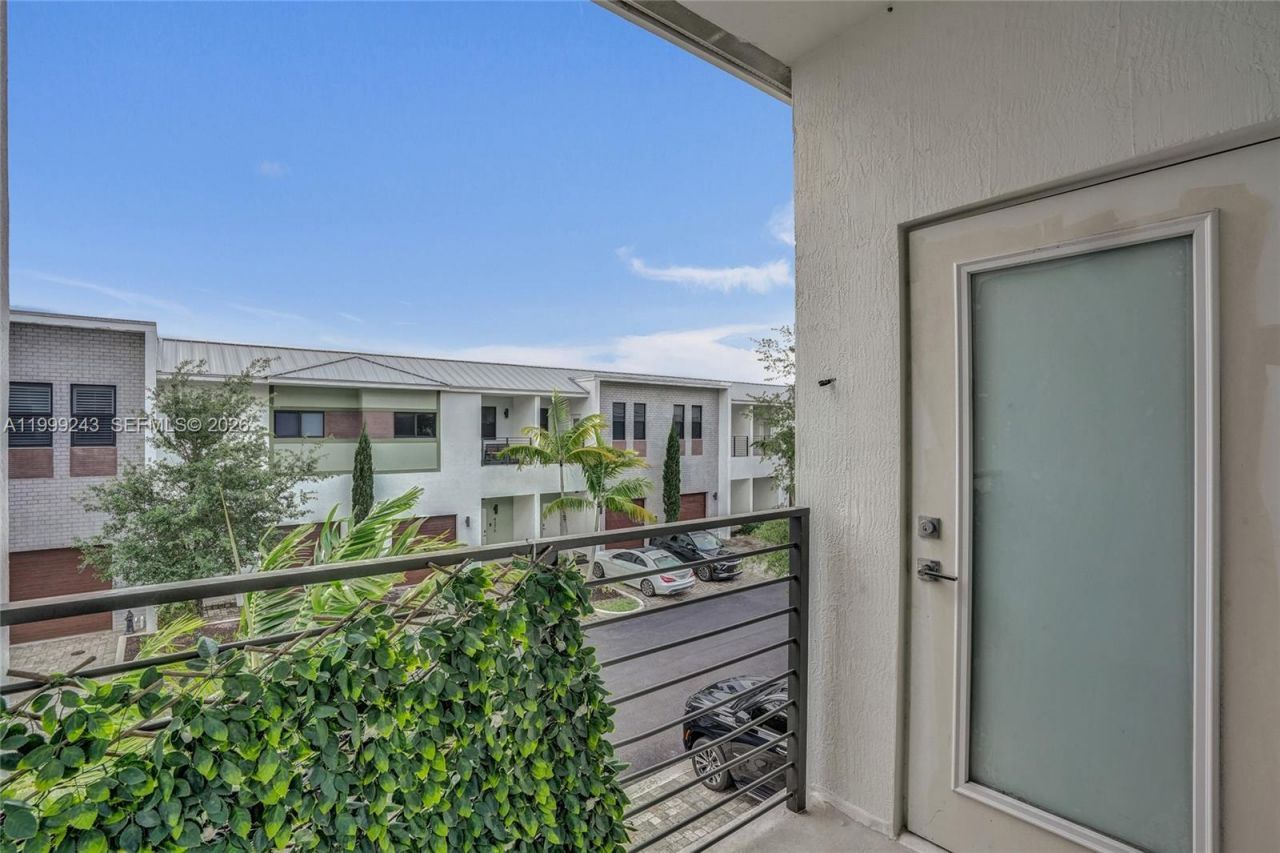 4373 NW 9th St, Plantation, FL 33317 Photo