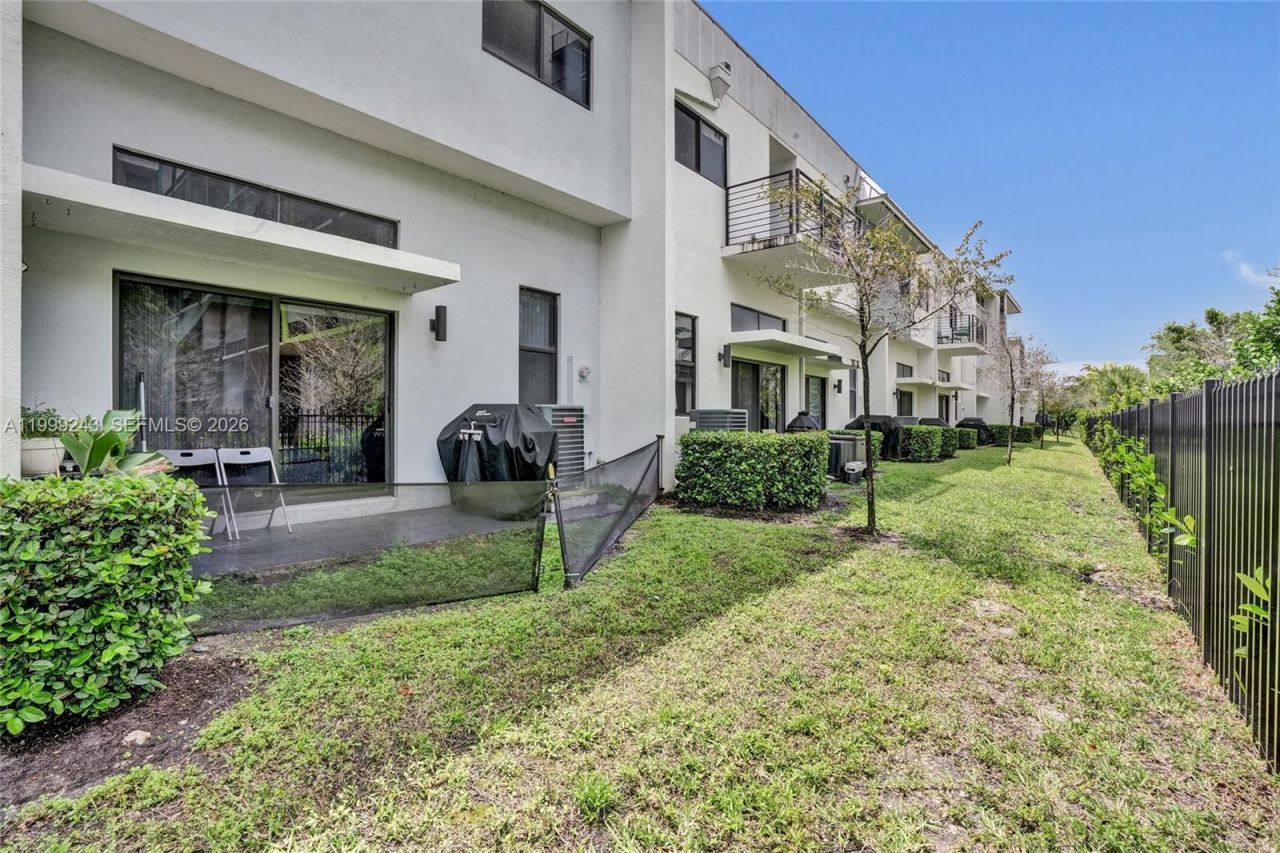 4373 NW 9th St, Plantation, FL 33317 Photo