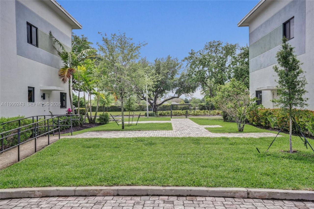 4373 NW 9th St, Plantation, FL 33317 Photo